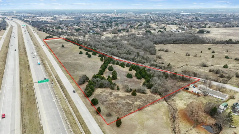 7106 Liberty Grove Rd – Photo 2